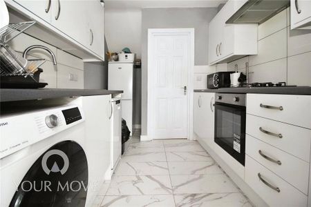 1 bedroom in a house share to rent - Photo 3