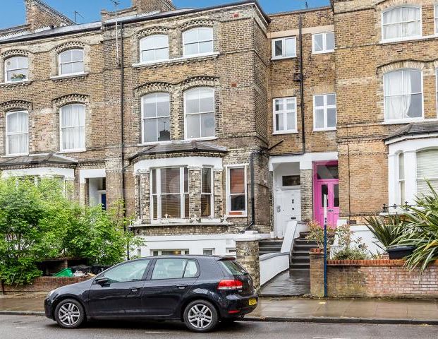 4 Bedroom, 1 bath, 1 reception Flat - Photo 1