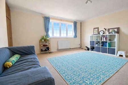 Bearwood Gardens, Fleet, Hampshire, GU51 - Photo 5