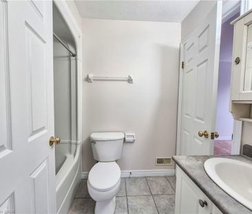 For Lease - 132 Udvari Crescent Unit# 3, Kitchener, Ontario - Photo 5