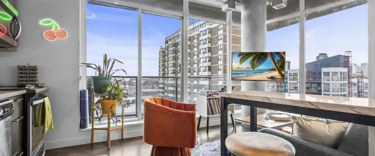 Premium 2BR Downtown Condo | Skyline Views, Furnished, Hassle-Free Living | 808 - 624 8 Avenue Southeast, Calgary - Photo 1