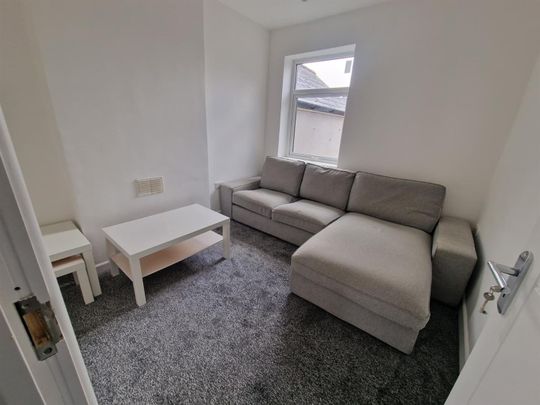 Mackintosh Place, Cardiff - Photo 1