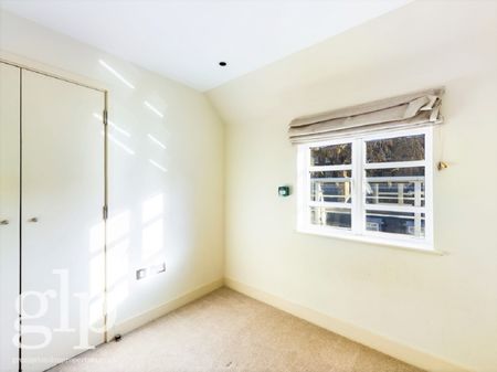 2 Bedroom Apartment, Gower Mews Mansions, Bloomsbury, WC1 - Photo 3