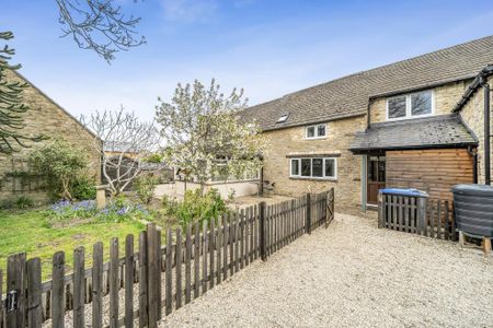 4 bedroom semi-detached house to rent - Photo 3