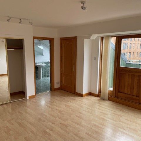 The Moorings, Commercial Street, Leith (Ref: 00000083) - Photo 1