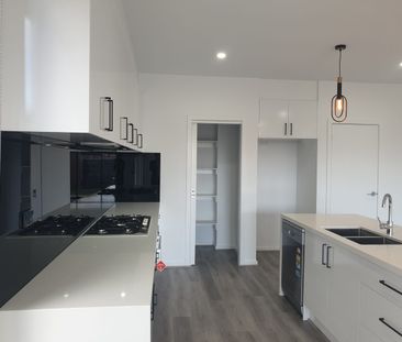 Low Maintenance Luxury - Photo 6