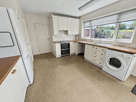 Yew Tree Drive, Bayston Hill, Shrewsbury, SY3 0PL - Photo 5