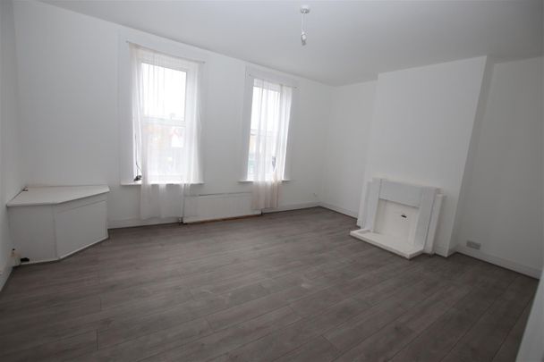 1 bedroom Flat to let - Photo 1