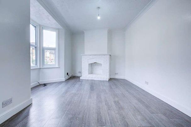 Barnsole Road, Gillingham, ME7 - Photo 1