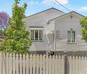 Charming Cottage Awaits You ! - Photo 4