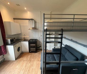 Studio Flat, Walm Lane, NW2 - Photo 1