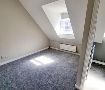 2 bedroom end of terrace house to rent - Photo 2