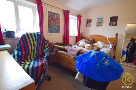 5 bedroom end of terrace house to rent - Photo 3