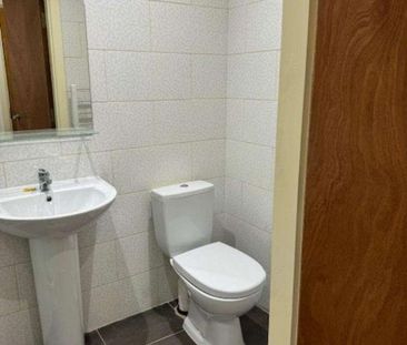 Church Court, Leeds, LS27 - Photo 4