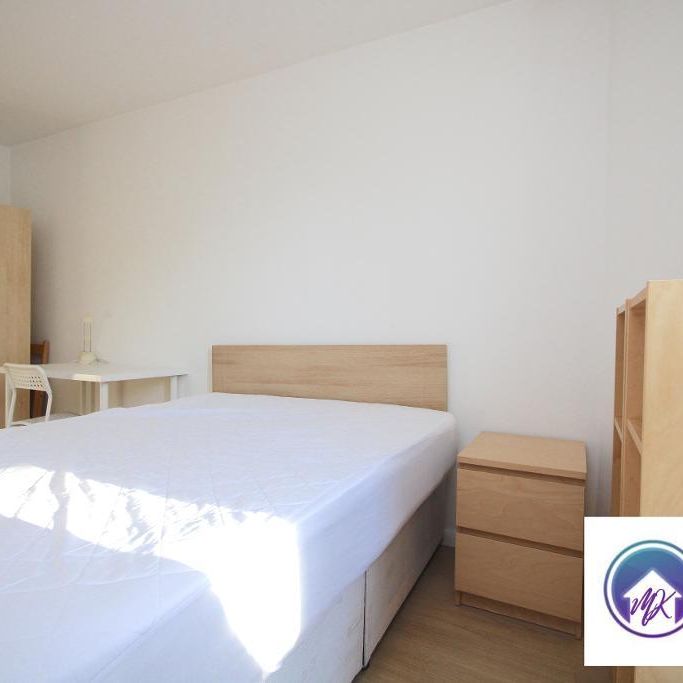 1 Bedroom Room in Flat Share To Rent - Photo 1