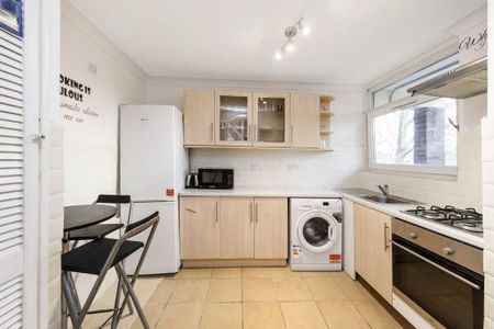 3 bedroom flat to rent - Photo 4