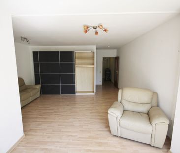 1,5-Zimmerwohnung mit Einbauküche in modernem Mehrfamilienhaus - Photo 1