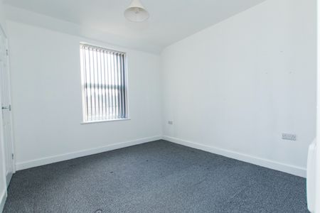 1 Bed Flat, Rifle Street, NG7 - Photo 4