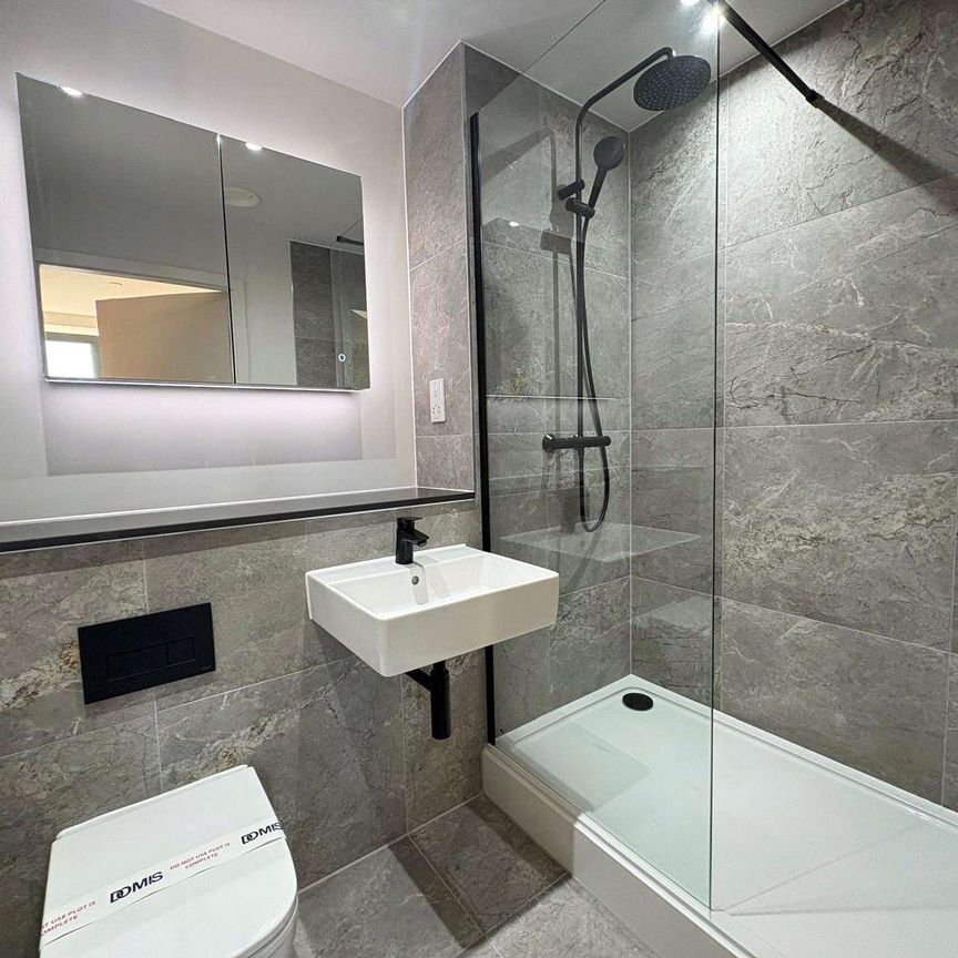 BRAND NEW Fully Furnished Two Double Bedroom, Two Bathroom Apartment at the Waterhouse Gardens Development. AVAILABLE NOW! - Photo 1