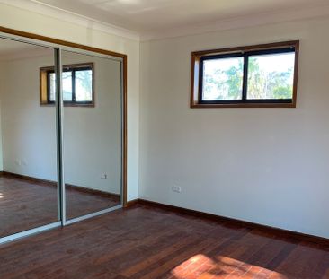 3 Bedroom - 2 Bathroom - Location close to cafes, shops - Photo 3