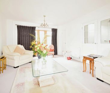 3 bedroom detached house to rent - Photo 4