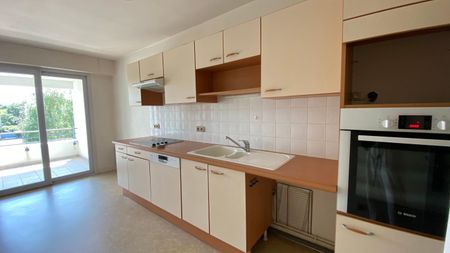 Location Appartement 3 pièces 77m² LA ROCHELLE 17000 - Photo 2