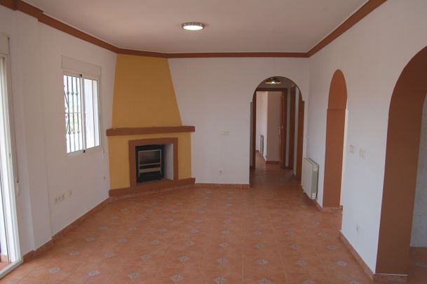 Villa For Rent In Torrox Countryside Set On Two Floors Jacuzzi Garage Large Garden - Photo 1