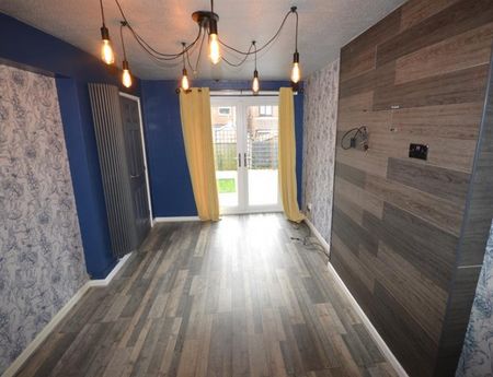 3 Bedroom Semi Detached To Let - Photo 2