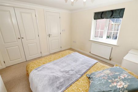 Keats Close, Borehamwood - Photo 3