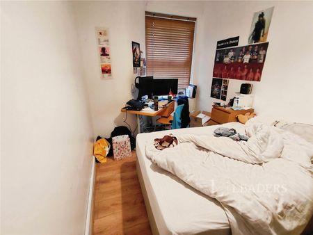 5 bedroom house to rent Standish Road, Manchester, M14 - Photo 4