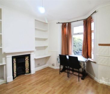 2 bedroom end of terrace house to rent - Photo 2