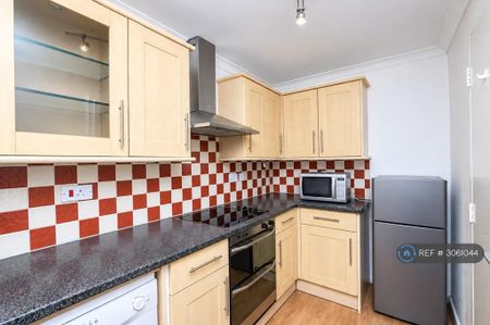 1 bedroom flat to rent - Photo 5