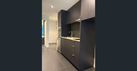 Epic 2 Bedroom 2 Bathroom - Huge Outdoor Space!! - Photo 4