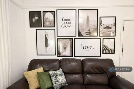 1 bedroom in a house share to rent - Photo 3