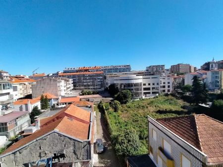 Rua de Santa Catarina, Porto, Porto District 4000-458 - Photo 4