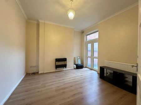 4 bedroom terraced house to rent - Photo 5