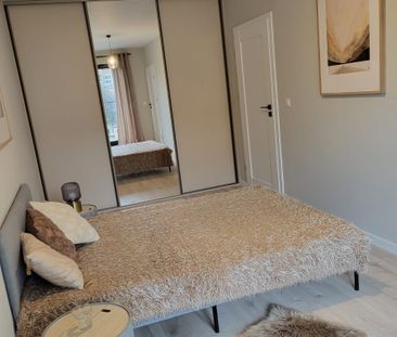 Przestronne 2 pokojowe mieszkanie w centrum - Photo 2