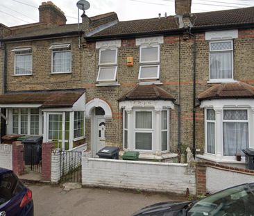 Bedsit, Claremont Road, E17 - Photo 5