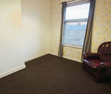 Terraced House to rent on - Photo 4