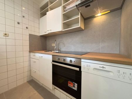 Saint-Gilles - Appartement 1ch +/- 50m² ent. rénové - Saint-gilles - Photo 2