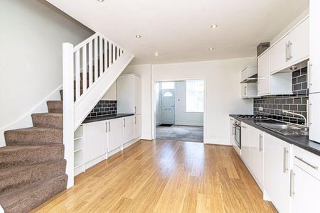 2 bedroom terraced house to rent - Photo 3