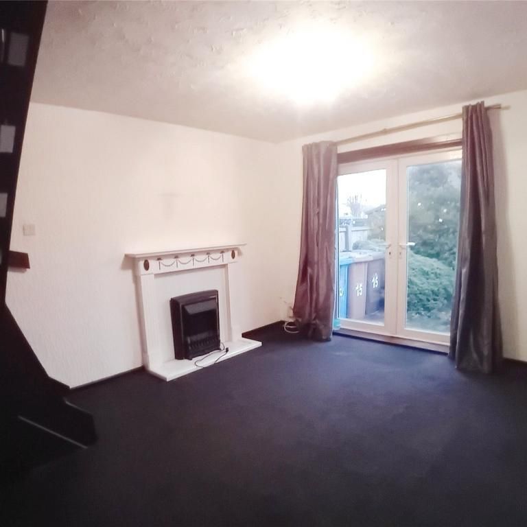 2 bedroom end of terrace house to rent - Photo 1