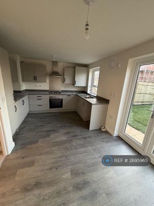 3 bedroom end of terrace house to rent - Photo 1