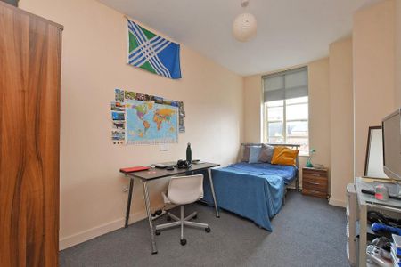 3 bedroom flat to rent - Photo 3