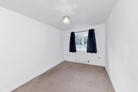 2 bedroom maisonette to rent - Photo 2