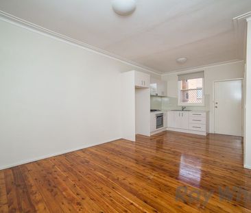 Modern & Great Location - Photo 3