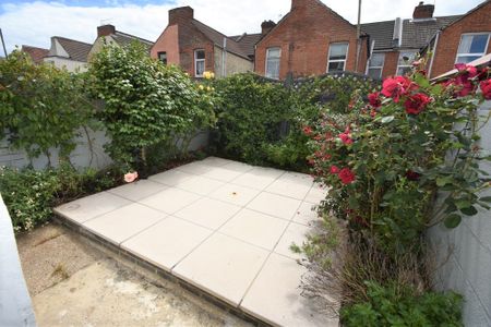 2 bedroom terraced house to rent - Photo 2