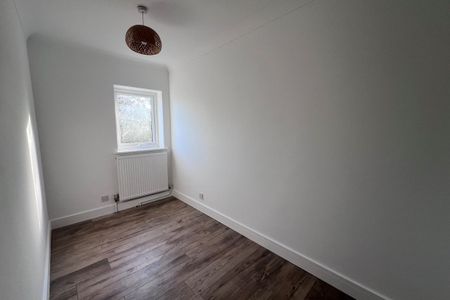 Levers Close - Photo 2