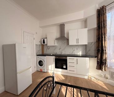 Studio Flat, Frobisher Road, N8 - Photo 6