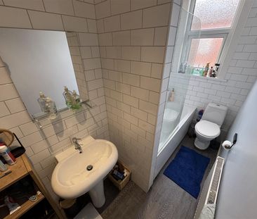 Newport Gardens, Burley, LS6 3DA, Leeds - Photo 5